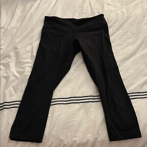 Black Lululemon Capri Leggings